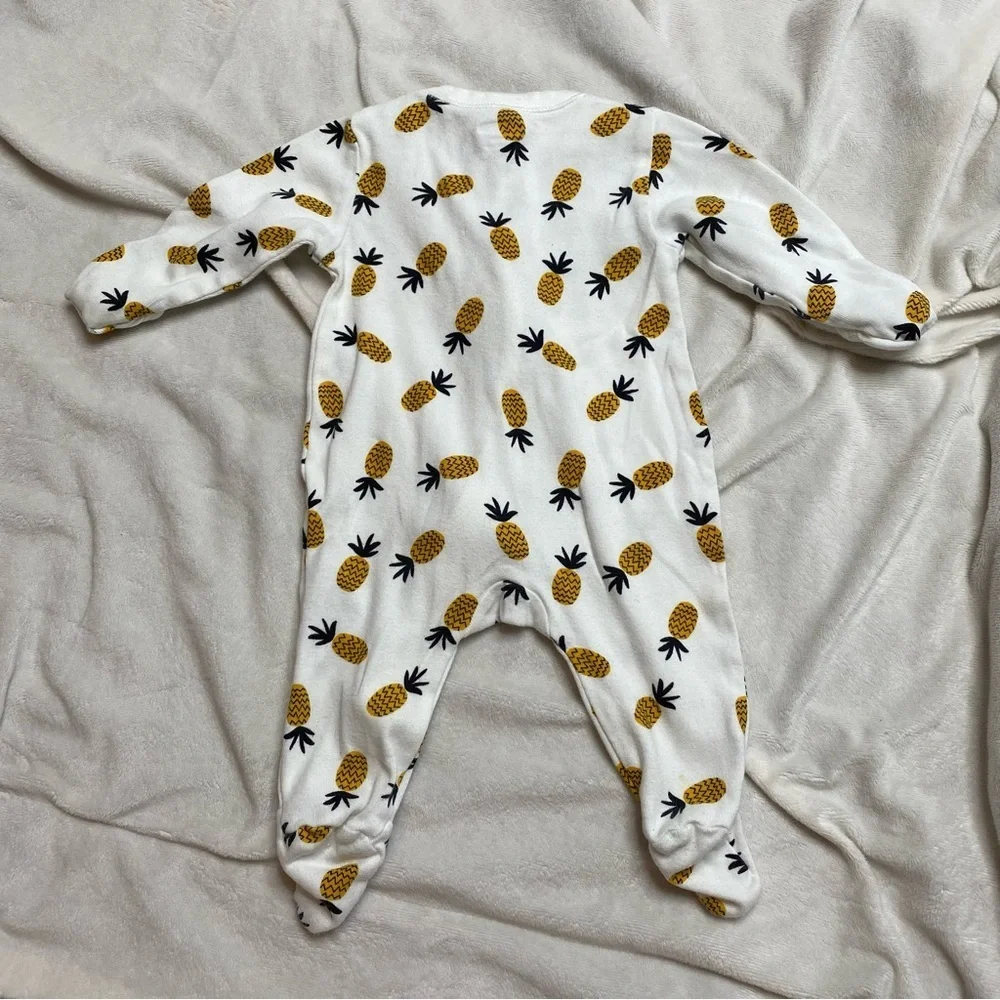 Old Navy Pineapple Print Baby Set